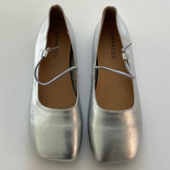 EMPRESS Australia Metallic Silver Square Tie Mary Jane Size EU 39 / 8 US NEW - Picture 1 of 12